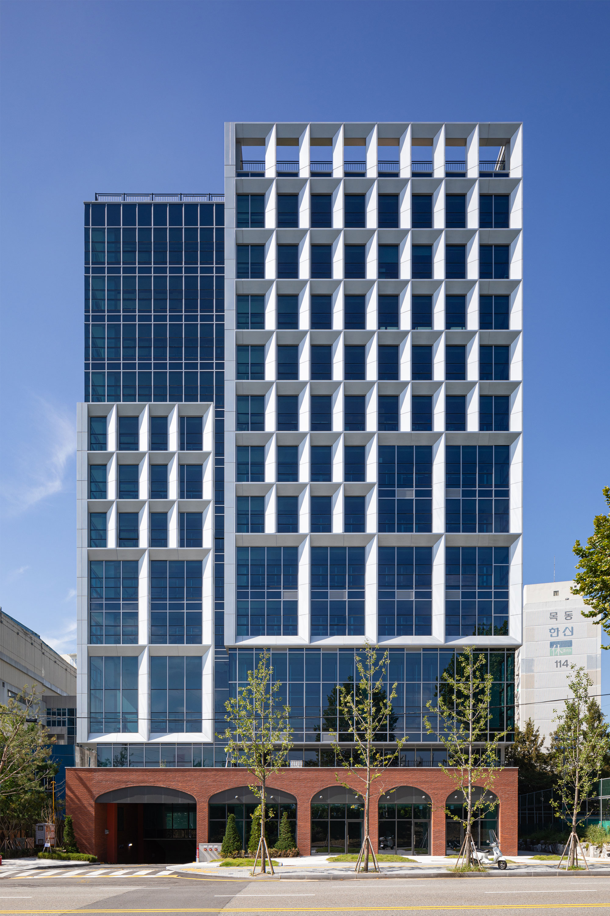 Sinmokdong Station LT SAMBO Knowledge Industry Center M.OK